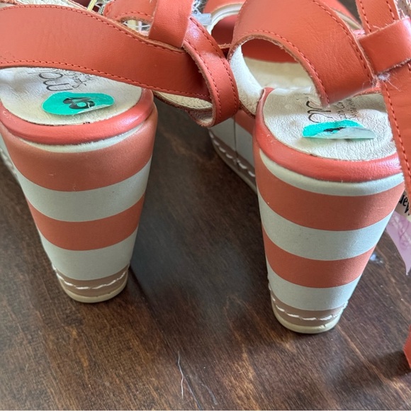 Malu Super Comfort Orange Striped Open Toe Ankle Strap Wedges Size 8 NWT - Picture 4 of 6